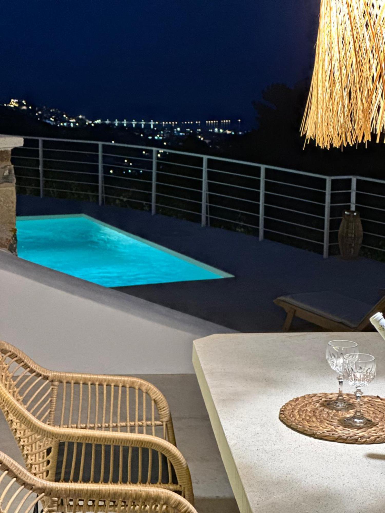 Villa Koukounaria Skopelos Town Exterior photo