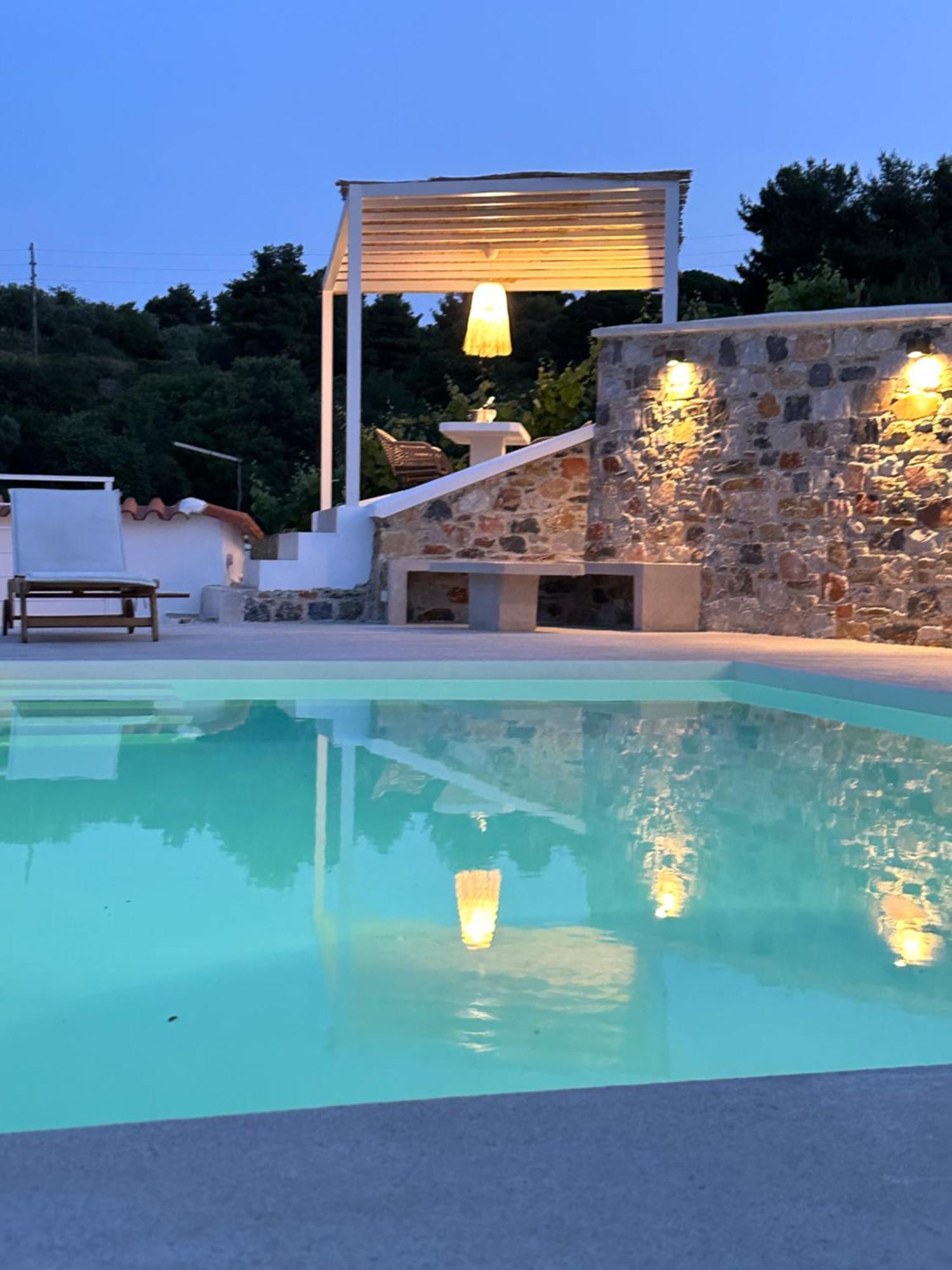 Villa Koukounaria Skopelos Town Exterior photo